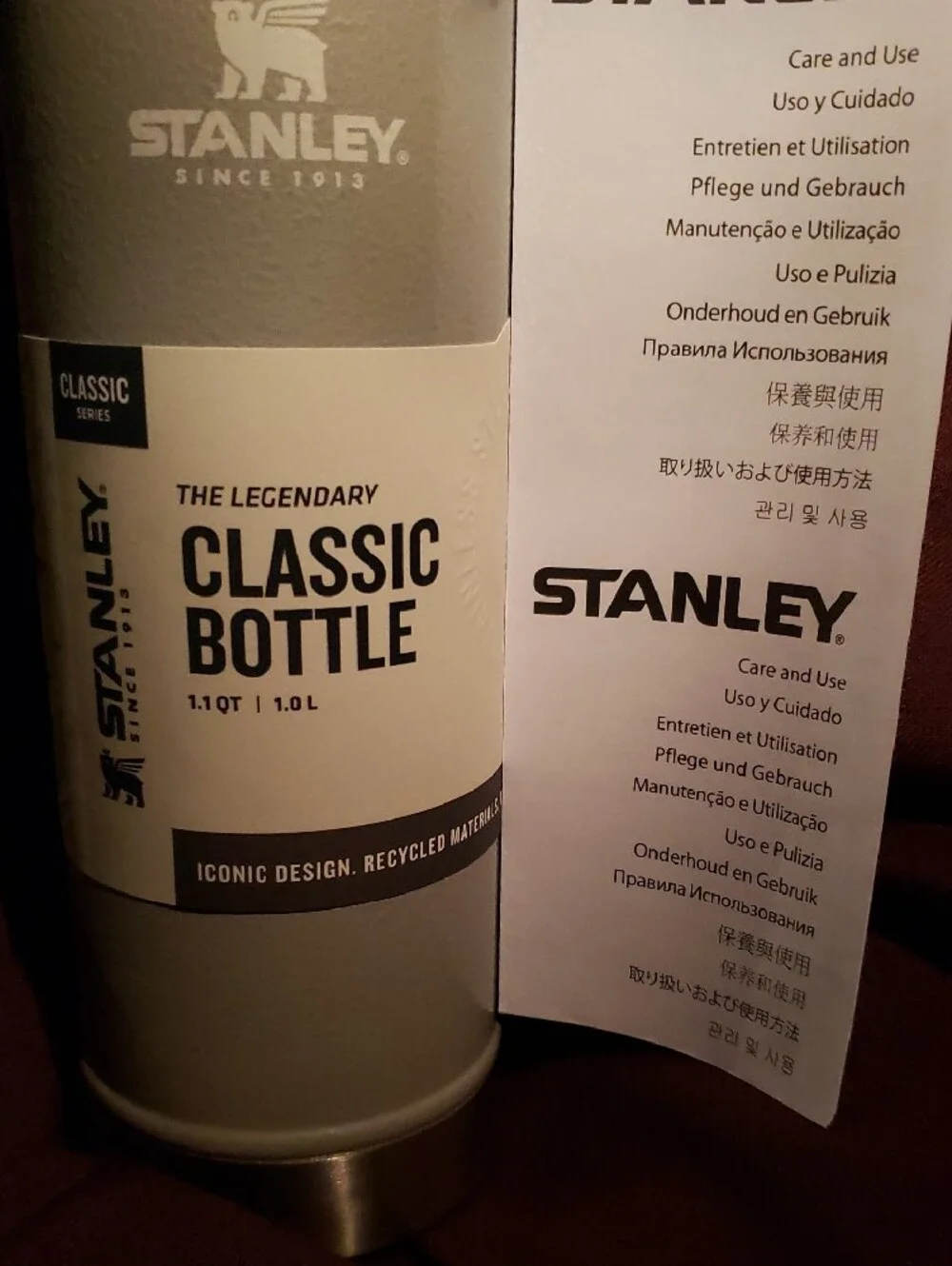 Stanley Classic Bottle in Light Gray with Stainless Accents NWT - Picture 4 of 4